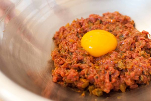 #Beef #Steak #Tartar #Sauce #Zutaten #Fleisch #Rezept #Menü #Tartare #dandys.ch #söce.li #Gourmet