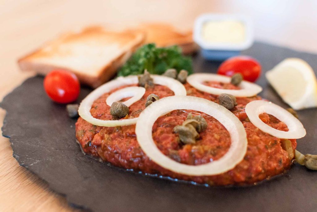 #Beef #Steak #Tartar #Sauce #Zutaten #Fleisch #Rezept #Menü #Tartare #dandys.ch #söce.li #Gourmet